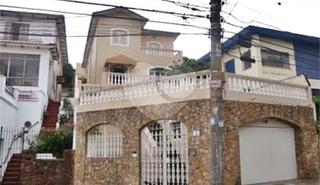 Sobrado à venda com 4 quartos em Santana, São Paulo, SP