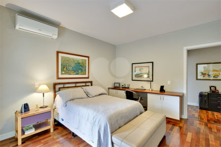 Sobrado à venda com 3 suítes em Chácara Santo Antônio, São Paulo, SP