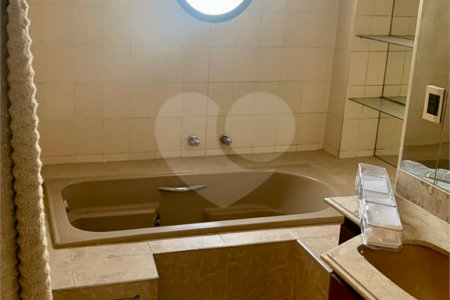 Apartamento à venda com 4 quartos, sendo 2 suítes,  em Vila Andrade, São Paulo, SP