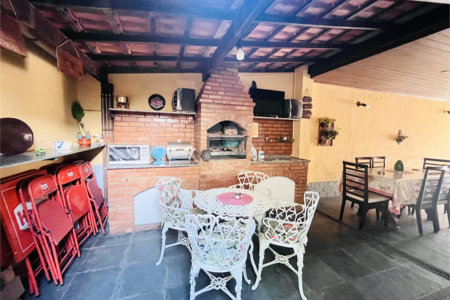 Casa à venda com 4 quartos, sendo 1 suíte, em Campo Grande, Rio de Janeiro, RJ