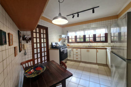 Casa Térrea à venda com 4 quartos, sendo 2 suítes, em Interlagos, São Paulo, SP