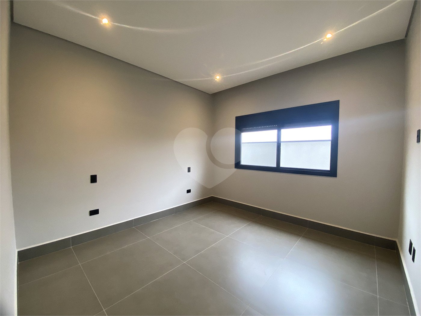 Casa à venda com 3 suítes no condomínio Portal dos Bandeirantes, Salto - SP