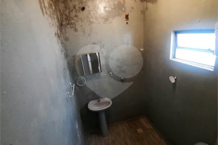 Jardim Morada do Sol- casa de vila- frente- sem vaga de garagem,(garagem pra moto,) - 1 dormitório, wc, cozinha, lavanderia - R$ 1000,00- com iptu- aceita 03 caução, fiador, 08 titulo de capitalização, obs - água e energia compartilhada, Ótima localização, próxima ao distrito i