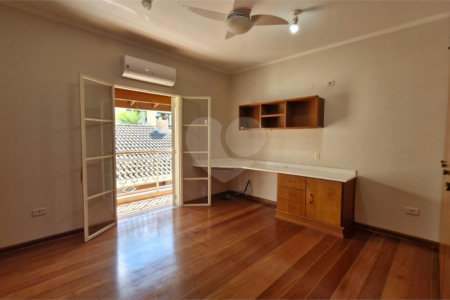 Casa sofisticada à venda em bairro nobre de Atibaia | 3 dormitórios | 408 m²