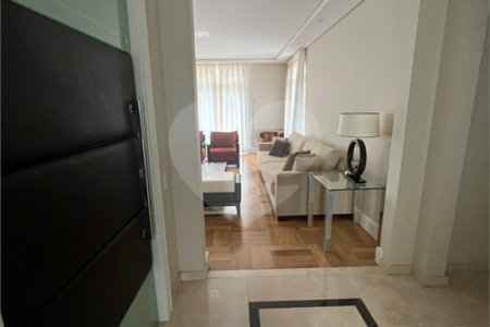 Apartamento à venda com 4 quartos, sendo 2 suítes,  em Vila Oliveira, Mogi das Cruzes, SP
