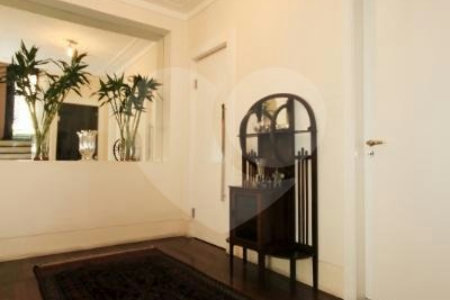 Casa à venda com 3 quartos, sendo 2 suítes,  em Vila Tramontano, São Paulo, SP