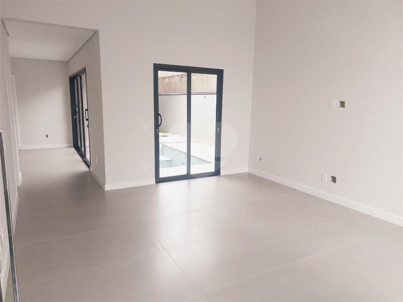 Casa à venda com 3 quartos, sendo 1 suíte, no condomínio São Venancio Granville, Itupeva - SP