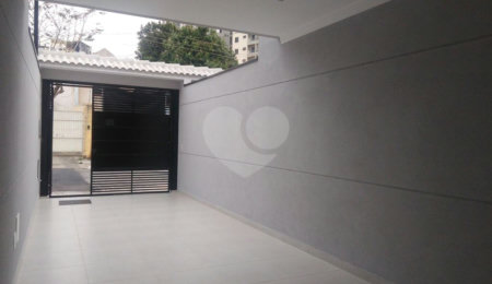 Casa à venda com 3 quartos, sendo 1 suíte,  no condomínio Professora Romilde Nogueira de Sá, São Paulo - SP