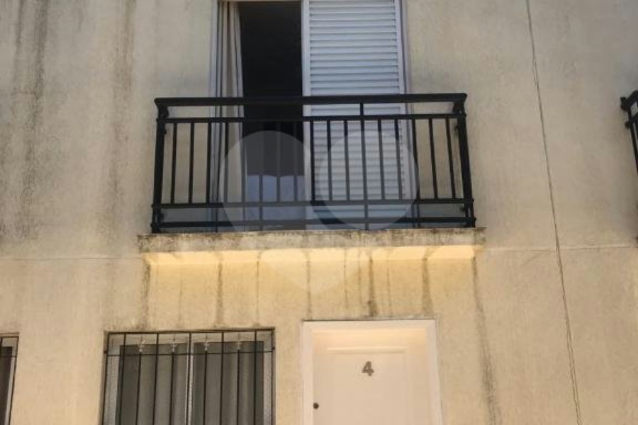 Casa à venda com 2 quartos, sendo 1 suíte, no condomínio Res Santa Inês, São Paulo - SP