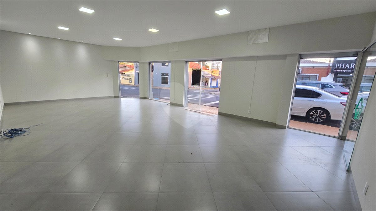 Salão para alugar no Centro, Araraquara, SP