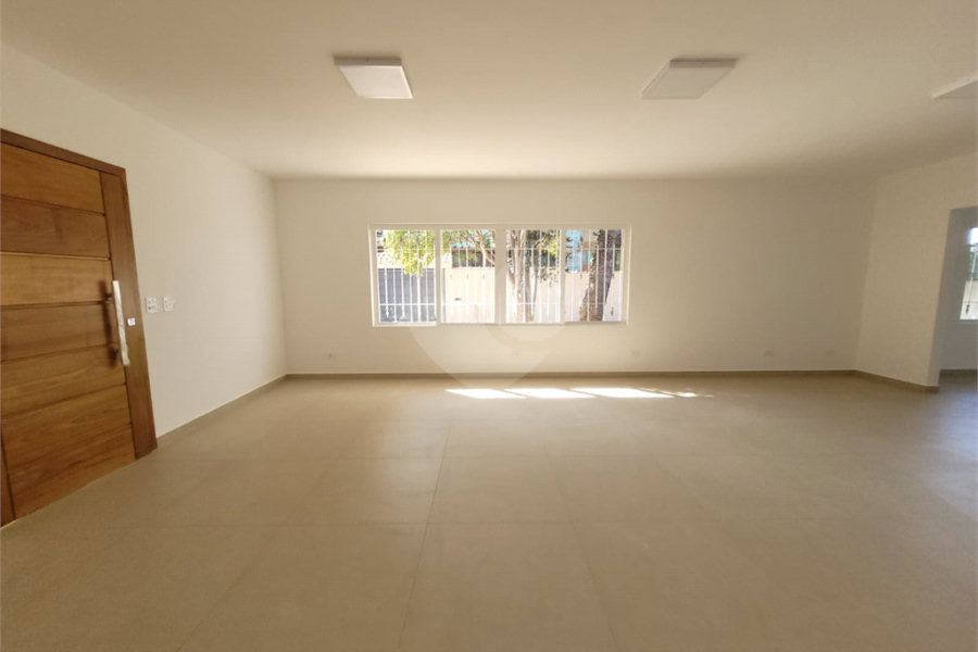 Casa Térrea à venda ou para alugar com 4 quartos, sendo 3 suítes,  em Horto Florestal, São Paulo, SP