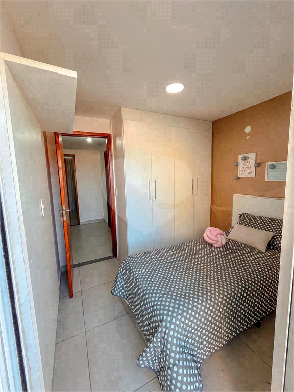 Casa à venda com 4 quartos, sendo 1 suíte, no condomínio Imperial Santa Cruz, Rio de Janeiro - RJ