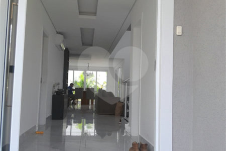 Casa à venda com 3 suítes em Moinho Velho, Cotia, SP