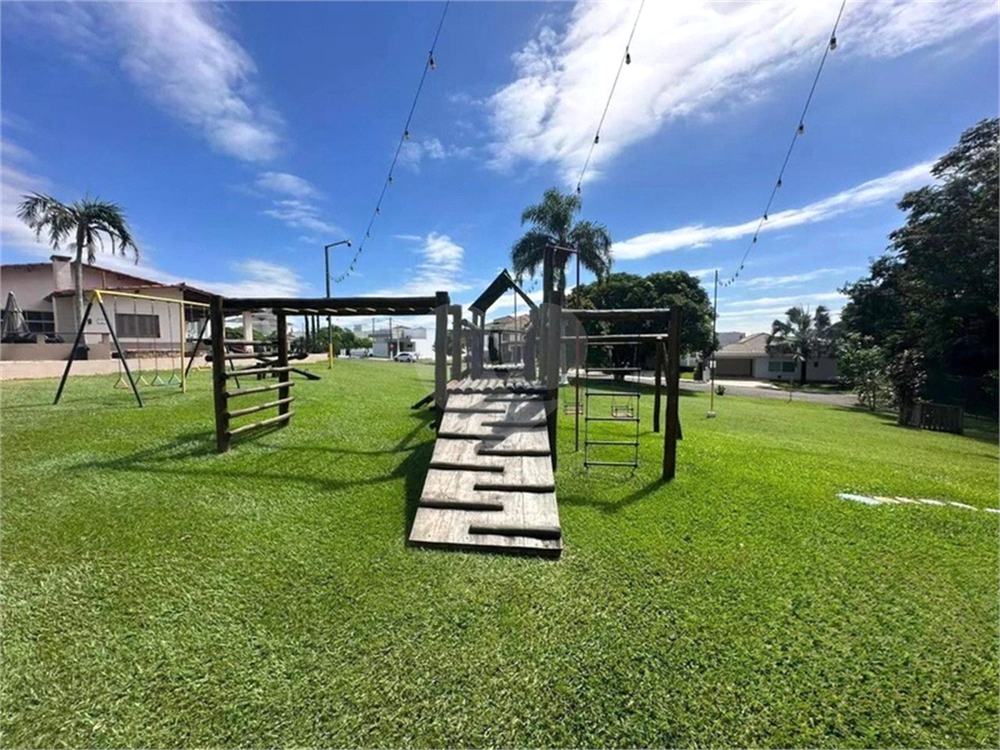 Casa à venda com 3 quartos, sendo 1 suíte, no condomínio Residencial Villa Verona, Sorocaba - SP