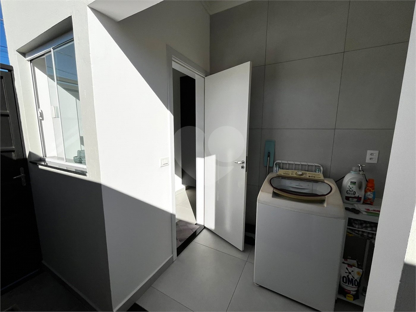 Casa à venda com 3 quartos, sendo 1 suíte, no condomínio Residencial Golden Ville, Itapetininga - SP