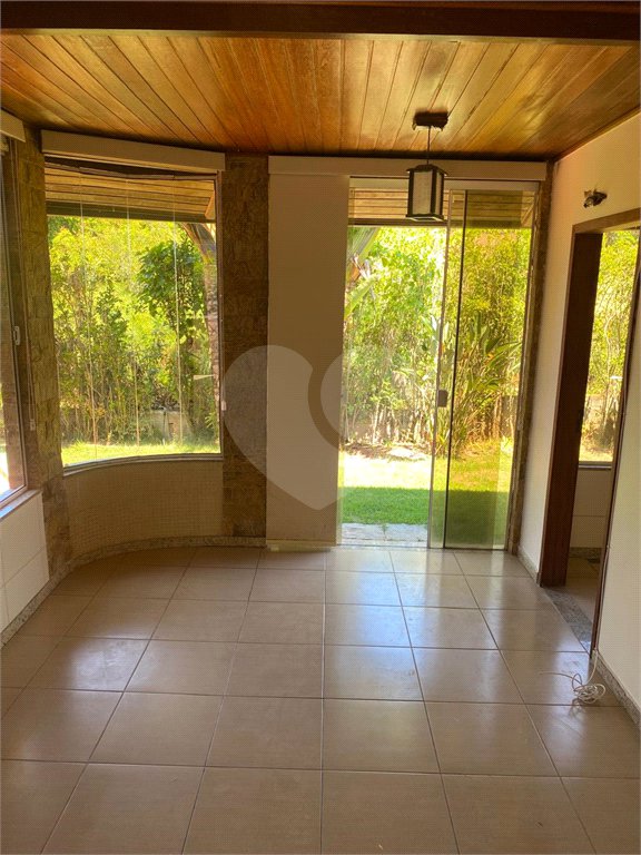 Casa à venda com 4 quartos, sendo 2 suítes, em Ubatiba, Maricá, RJ