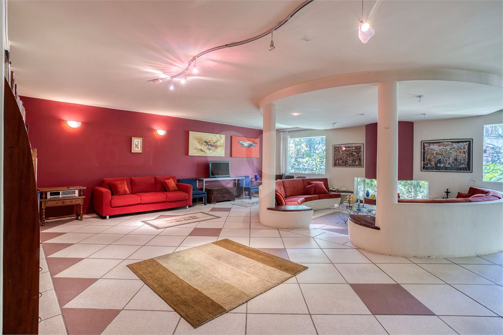 Casa Térrea à venda com 4 suítes em Jardim Cordeiro, São Paulo, SP