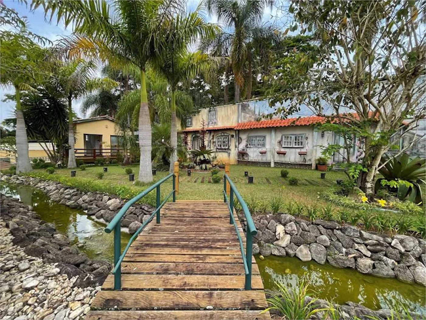 Casa à venda com 4 suítes no condomínio Miollo da Granja, Cotia - SP
