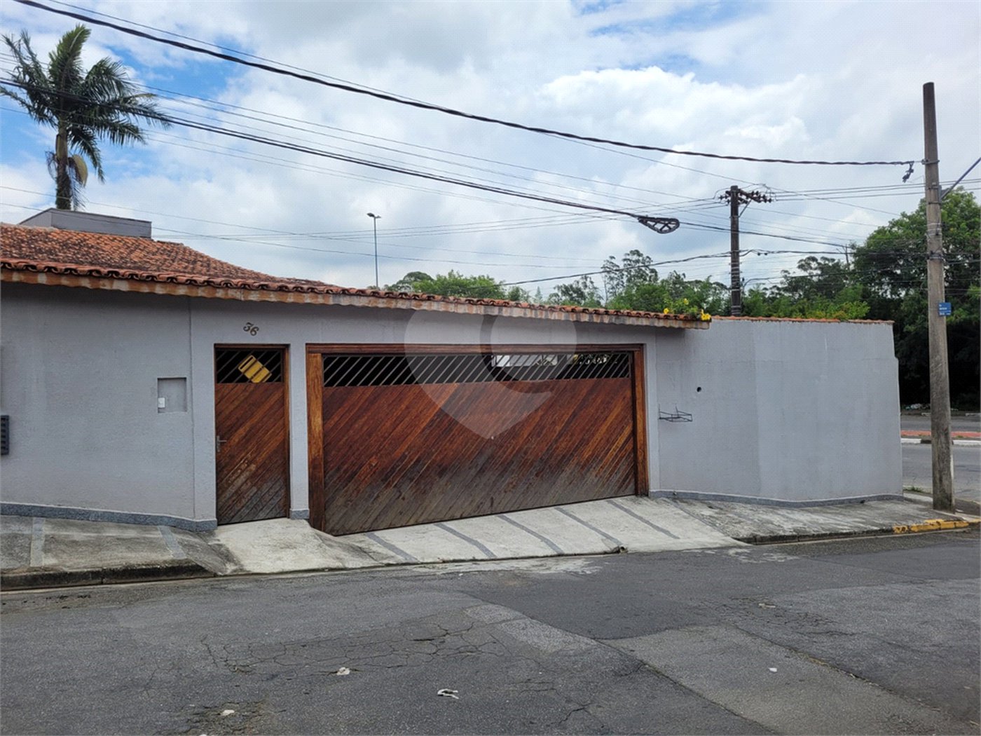 Casa Térrea à venda com 4 quartos, sendo 1 suíte,  em Vila Nova Socorro, Mogi das Cruzes, SP