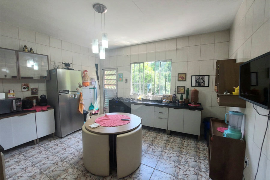 Sobrado à venda com 4 quartos em Vila Clarice, São Paulo, SP