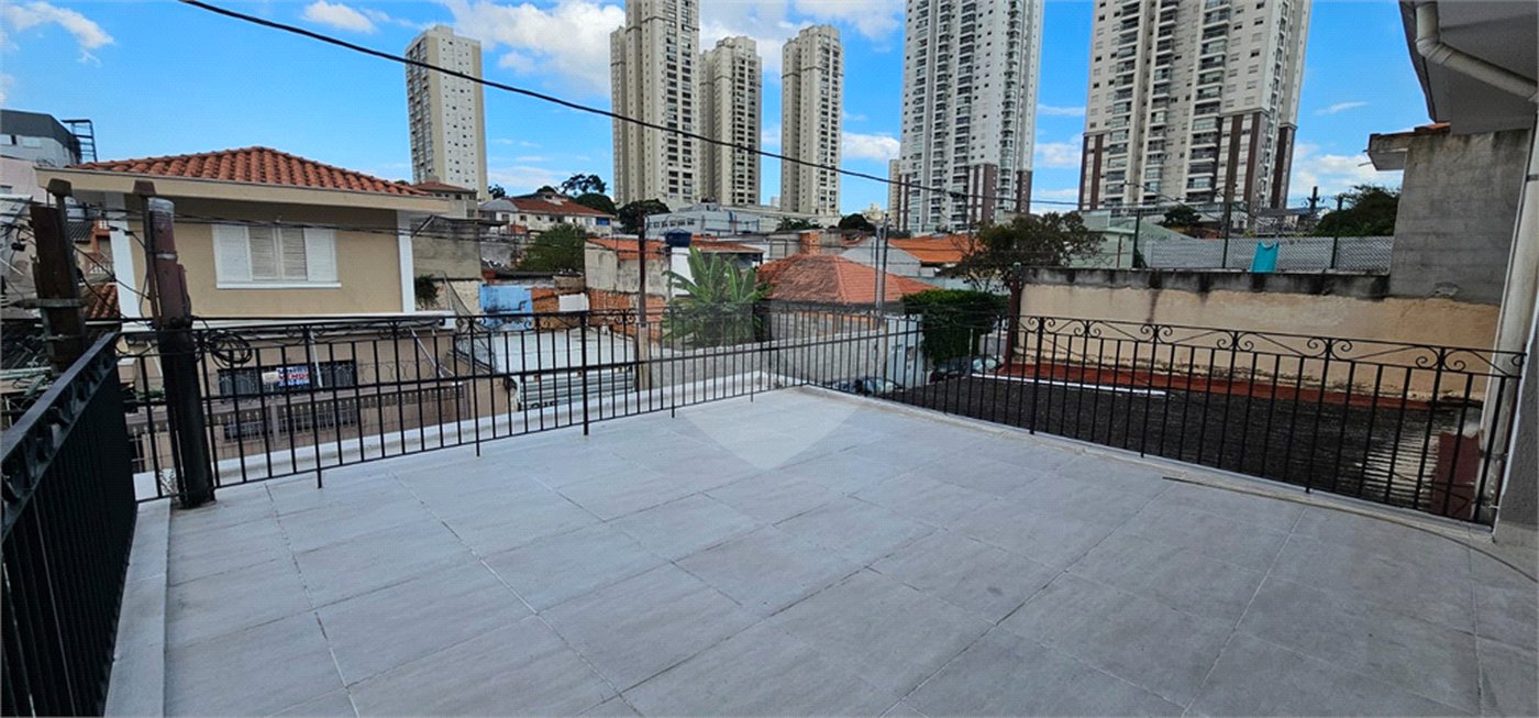 Sobrado à venda com 3 quartos, sendo 2 suítes, em Ferreira, São Paulo, SP