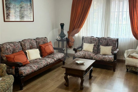 Casa à venda com 3 quartos, sendo 1 suíte, em Vila Mariana, São Paulo, SP