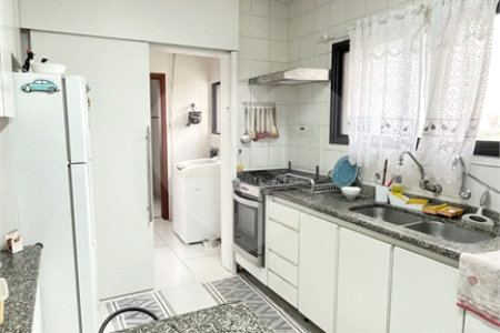 Apartamento à venda com 3 quartos, sendo 1 suíte, em Vila Paulicéia, São Paulo, SP