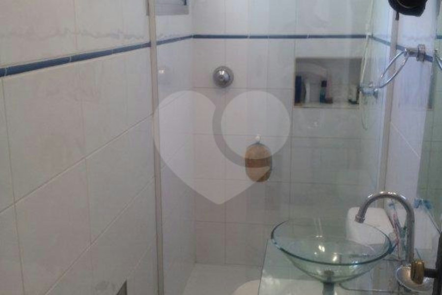 Casa à venda com 4 quartos, sendo 2 suítes, no condomínio Travessa Mário Antônio Correia,174, São Paulo - SP