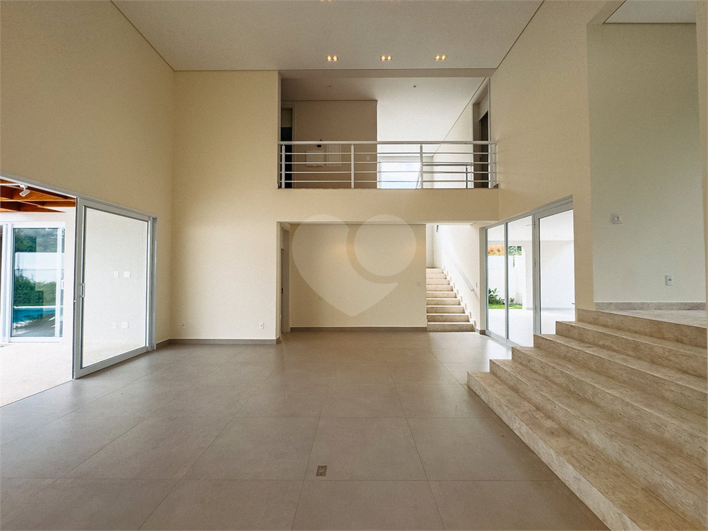 Casa à venda com 4 suítes no condomínio Villa dos Pinheiros, Indaiatuba - SP