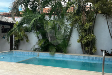 Casa à venda com 4 quartos, sendo 2 suítes, em Peró, Cabo Frio, RJ