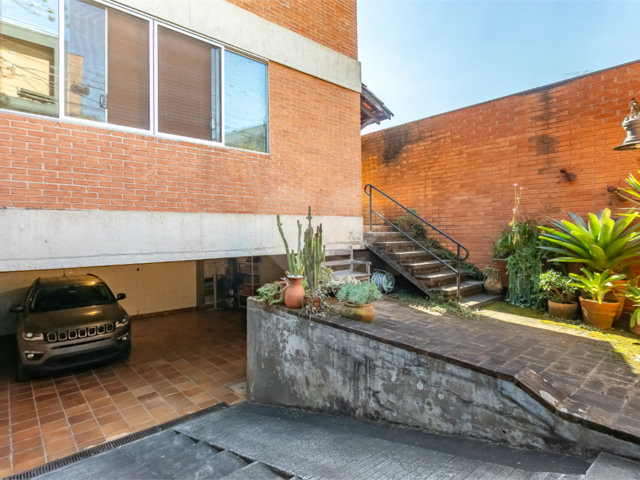 Sobrado à venda com 3 quartos, sendo 1 suíte,  em Jardim Prudência, São Paulo, SP
