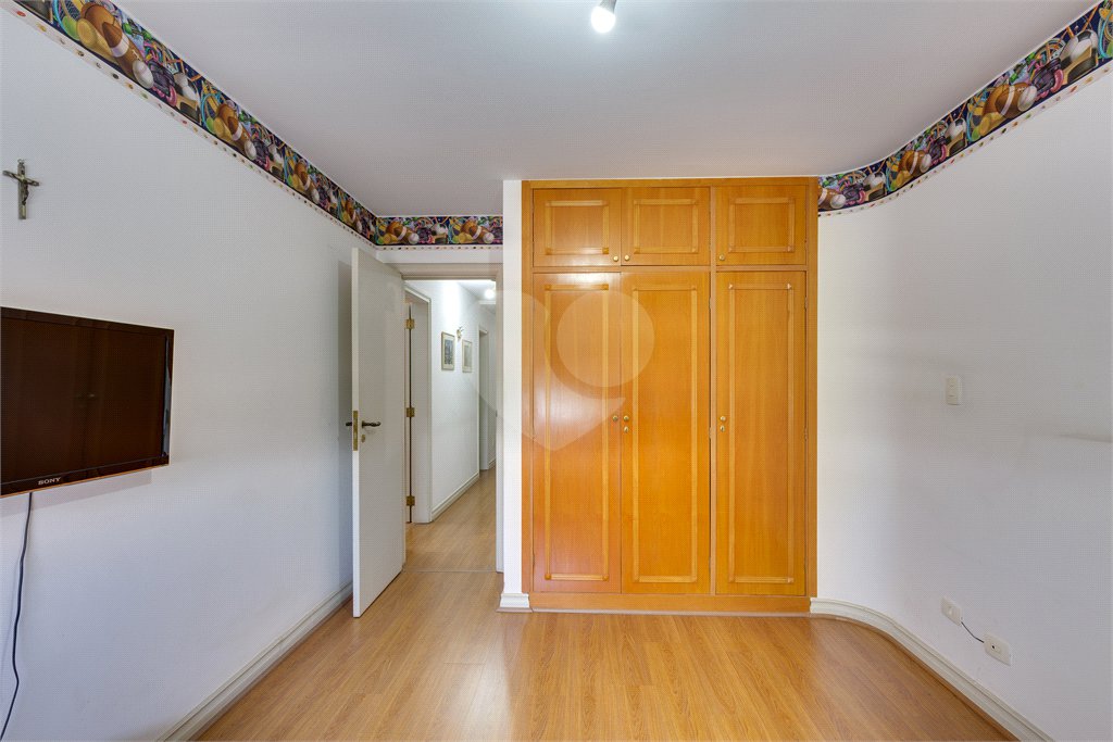 Apartamento à venda com 4 quartos, sendo 1 suíte, em Alto da Boa Vista, São Paulo, SP