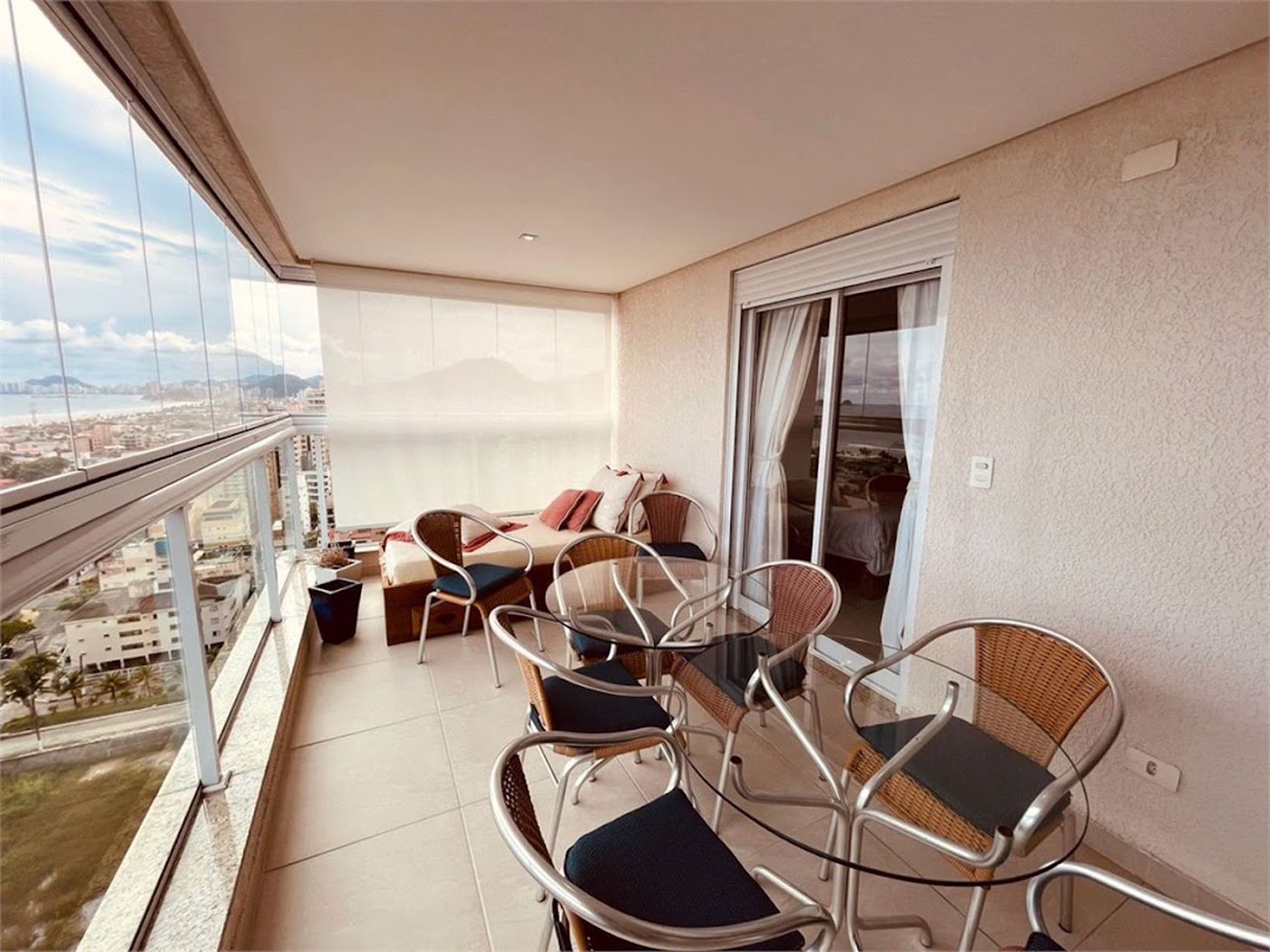 Apartamento Residencial à venda, Jardim Virginia, Guarujá - AP1313.