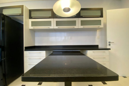Apartamento com 3 dormitórios para alugar, 198 m² por R$ 16.000,02/mês - Gonzaga - Santos/SP