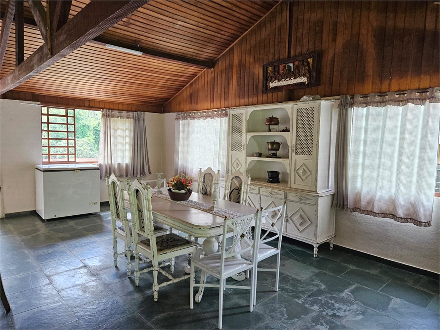 Sítio à venda com 6 quartos, sendo 1 suíte,  em Bairro do Cambará, São Roque, SP