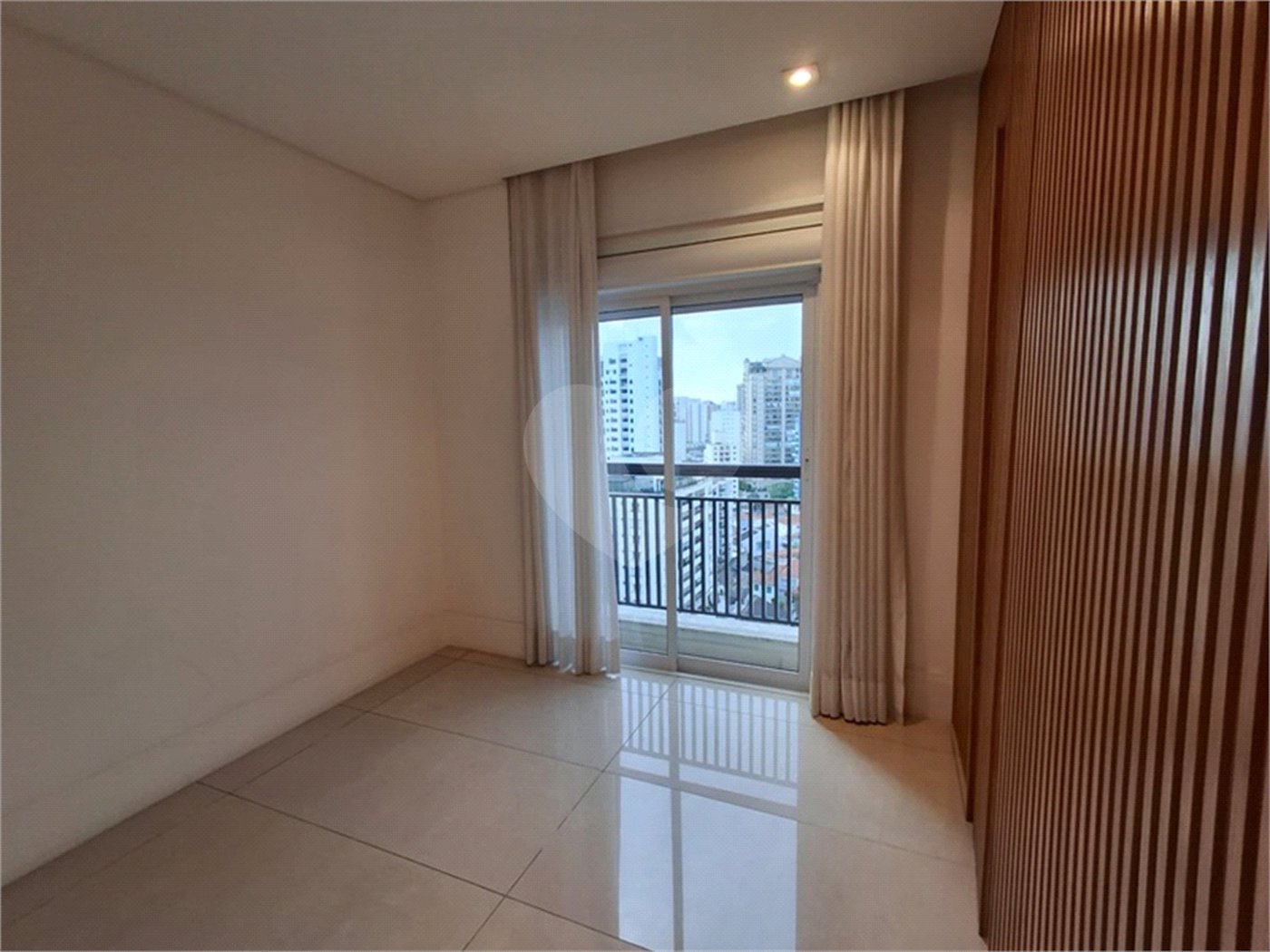 Apartamento à venda com 4 quartos, sendo 3 suítes, em Santana, São Paulo, SP