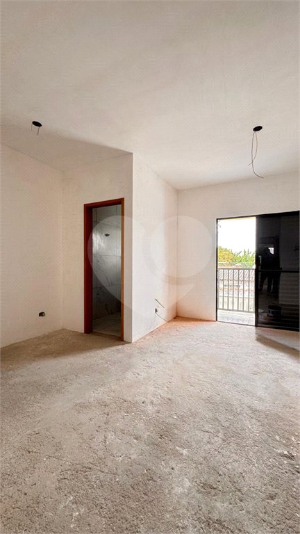 Casa à venda com 3 quartos, sendo 1 suíte, no condomínio Miguel Comitre, Poá - SP