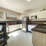 Casa com 2 dormitórios à venda, 127 m² por R$ 640.000,00 - Marapé - Santos/SP