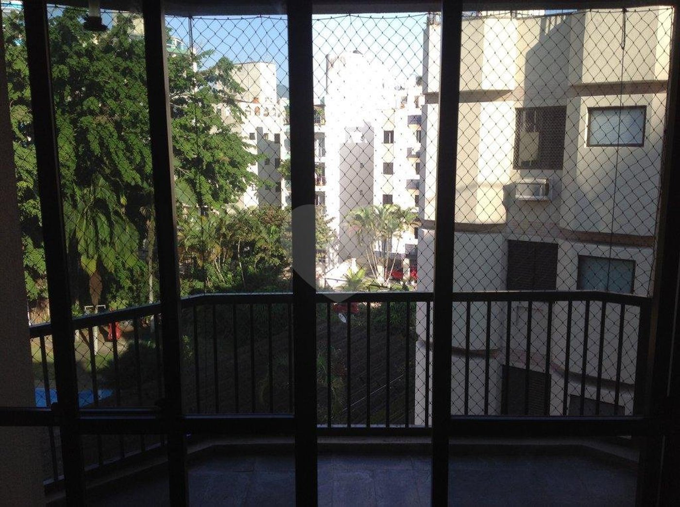 Apartamento à venda com 2 quartos, sendo 1 suíte, em Vila Luis Antônio, Guarujá, SP