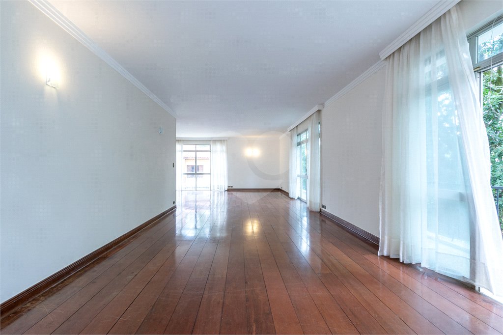 Casa Térrea à venda ou para alugar com 4 suítes em Jardim Marajoara, São Paulo, SP