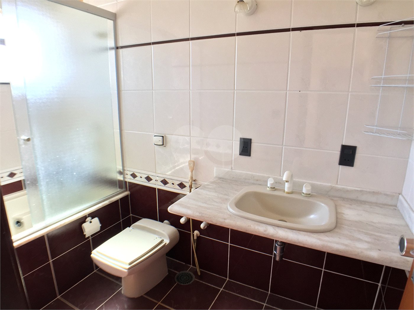 Casa à venda com 4 suítes no condomínio Estância Marambaia, Vinhedo - SP