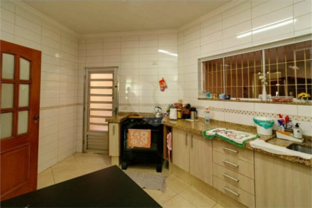 Sobrado à venda com 3 quartos, sendo 1 suíte, em Vila Gustavo, São Paulo, SP