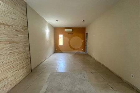 Casa à venda com 2 quartos, sendo 1 suíte, no condomínio Residencial Vale das Palmeiras, Rio de Janeiro - RJ