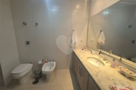Apartamento à venda com 3 quartos, sendo 1 suíte, em Itaim Bibi, São Paulo, SP
