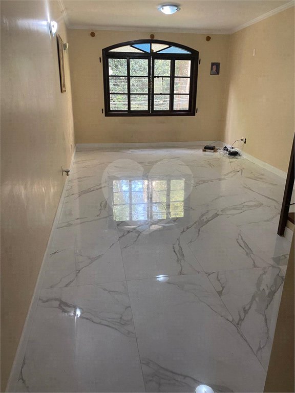 Sobrado à venda com 3 quartos, sendo 1 suíte, em Jardim Londrina, São Paulo, SP