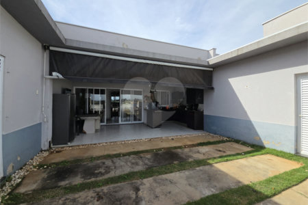 Casa à venda com 4 quartos, sendo 1 suíte, no condomínio Village Ipanema 2, Araçoiaba da Serra - SP