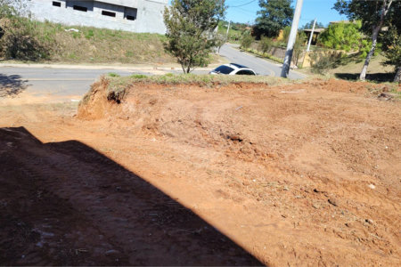 Terreno à venda com 1 suíte no condomínio Jatobás, Vinhedo - SP