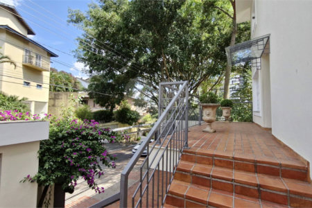 Casa à venda com 4 suítes no condomínio Jardim Vitória Régia, São Paulo - SP