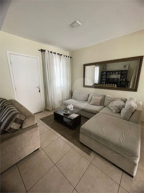 Casa à venda com 3 quartos, sendo 1 suíte,  no condomínio Montpellier, Mogi das Cruzes - SP