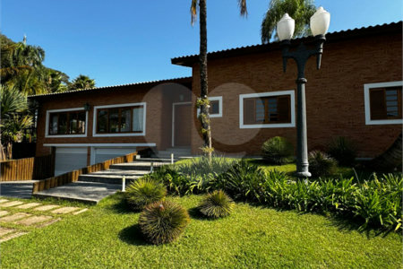 Casa à venda ou para alugar com 4 suítes no condomínio Lago Azul Residencial e Golfe, Araçoiaba da Serra - SP